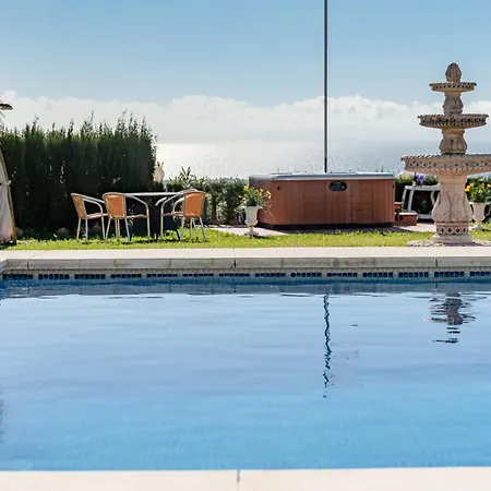 With Free Pool And Jacuzzi - Only 5min Drive To Town 3* Estepona