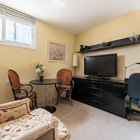 Gasthuis With Free Pool And Jacuzzi - Only 5min Drive To Town Estepona