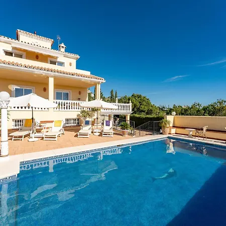 With Free Pool And Jacuzzi - Only 5min Drive To Town 3* Estepona