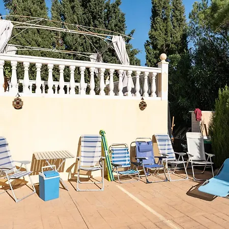 Guest house With Free Pool And Jacuzzi - Only 5min Drive To Town