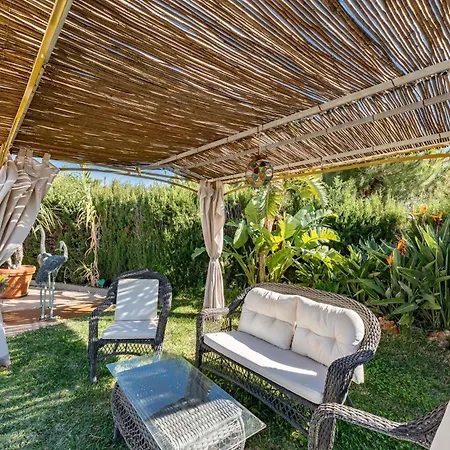 Guest house With Free Pool And Jacuzzi - Only 5min Drive To Town Estepona
