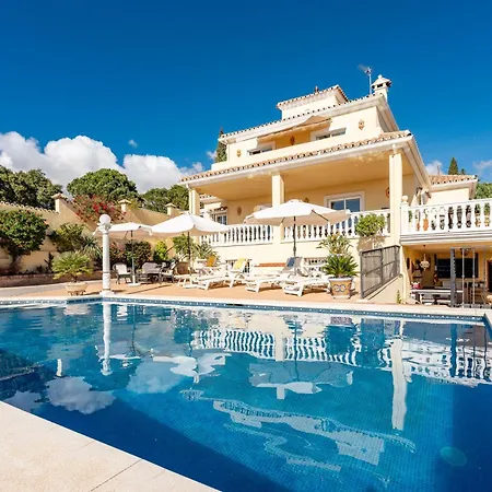 With Free Pool And Jacuzzi - Only 5min Drive To Town 3* Estepona